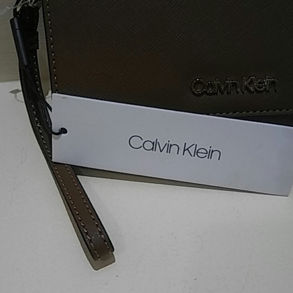 Calvin KLEIN wristlet - Picture 4 of 5